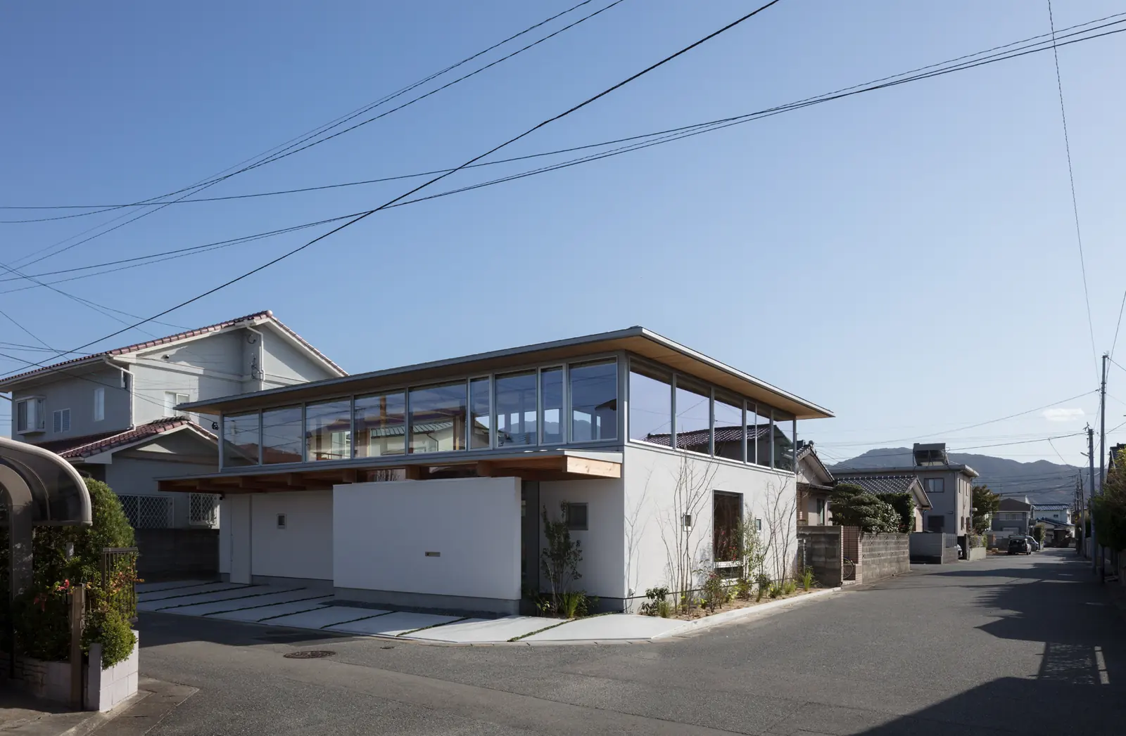 HOUSE N