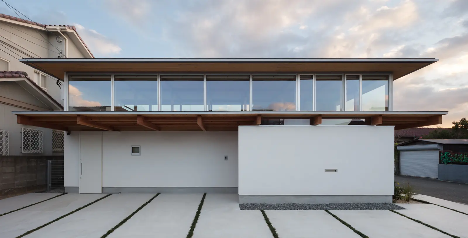 HOUSE N — 2
