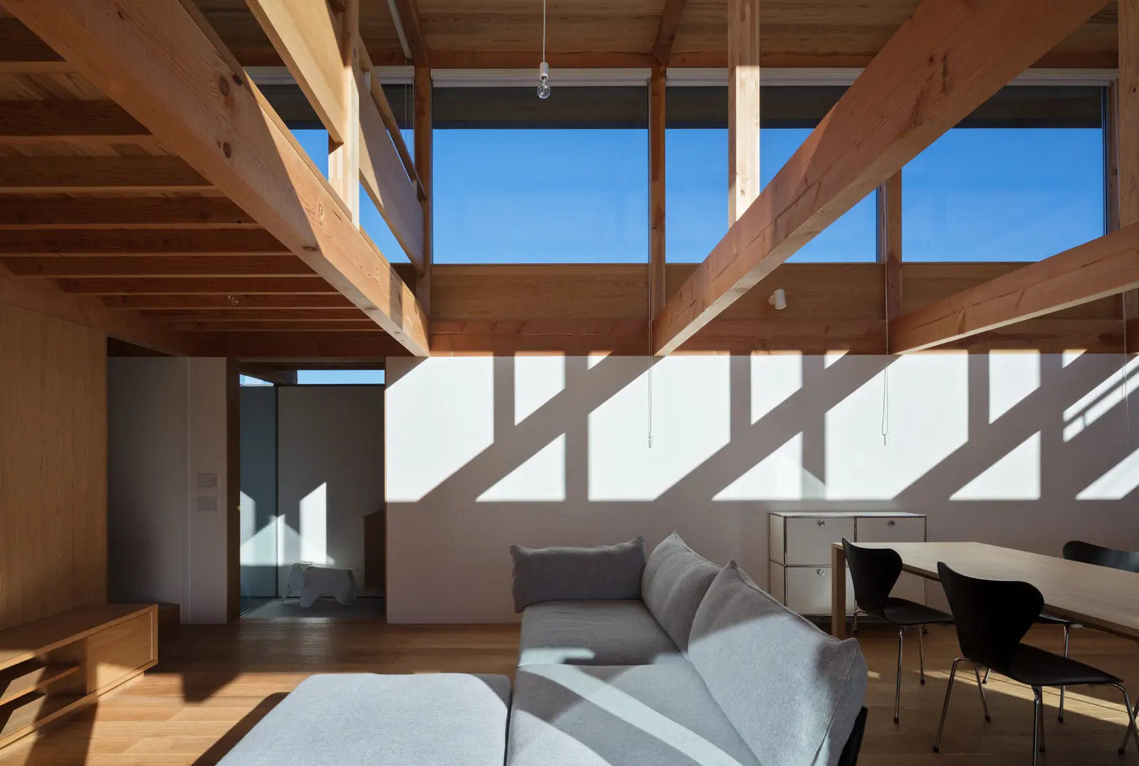 HOUSE N — 4