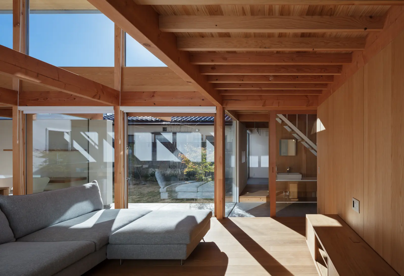 HOUSE N — 9