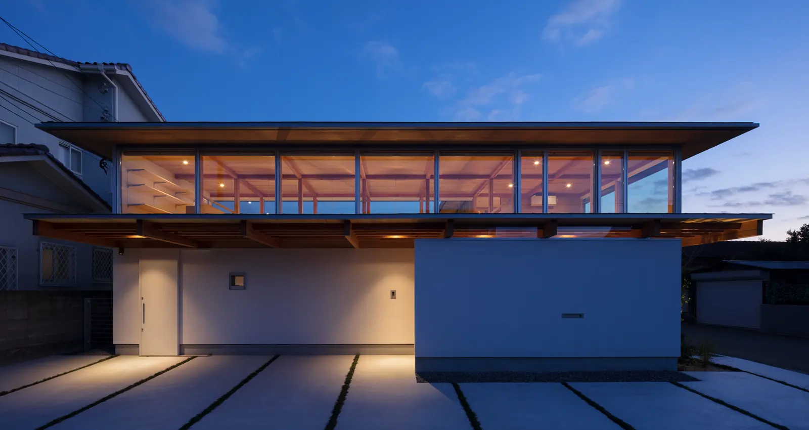 HOUSE N — 19