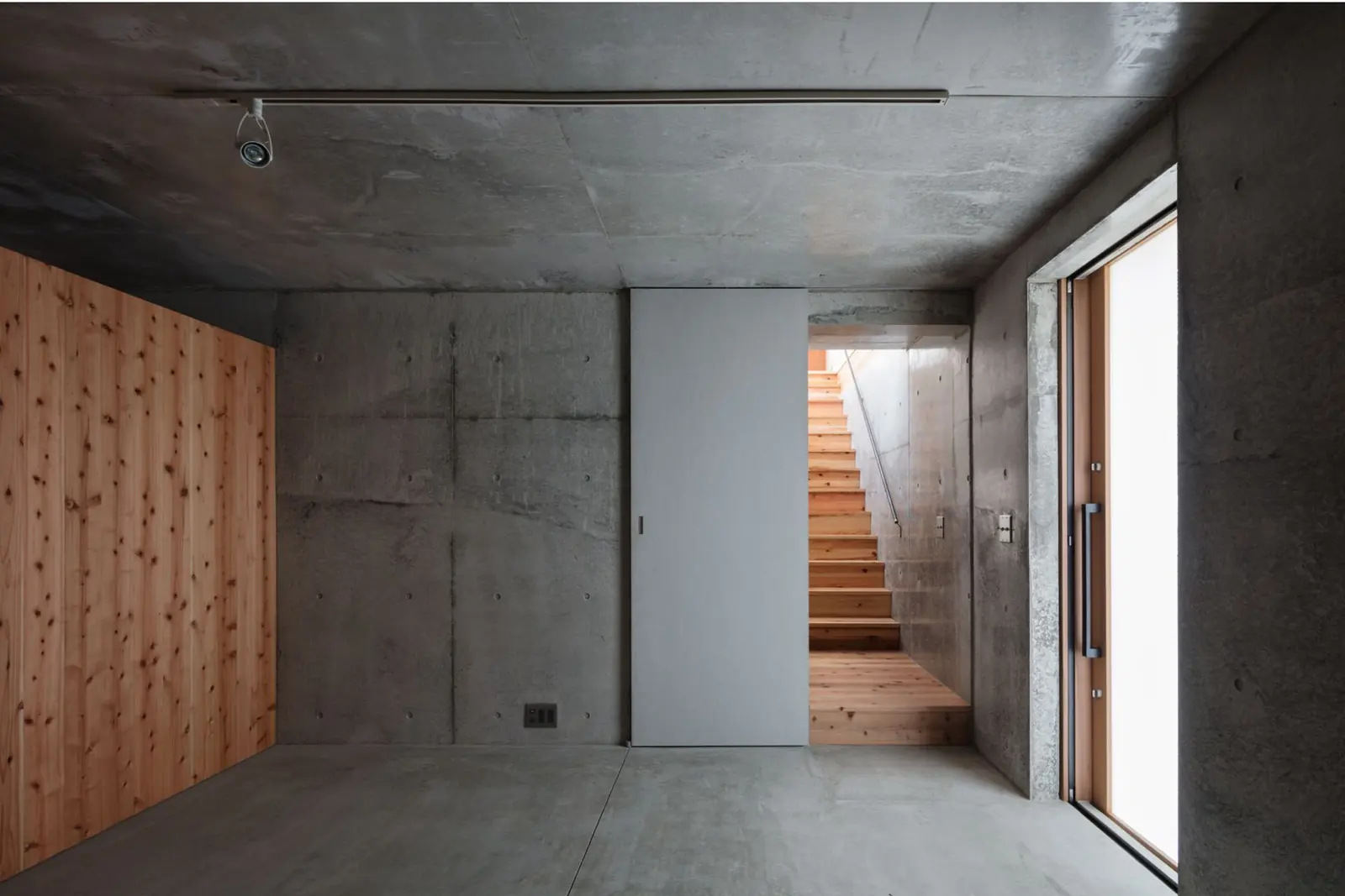 HOUSE T — 6