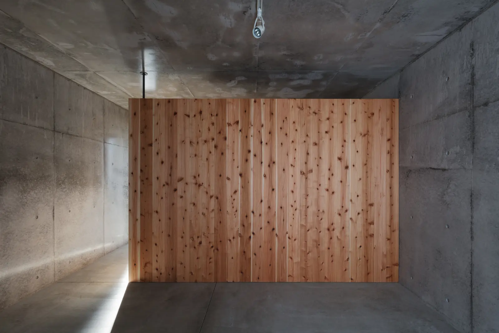 HOUSE T — 7