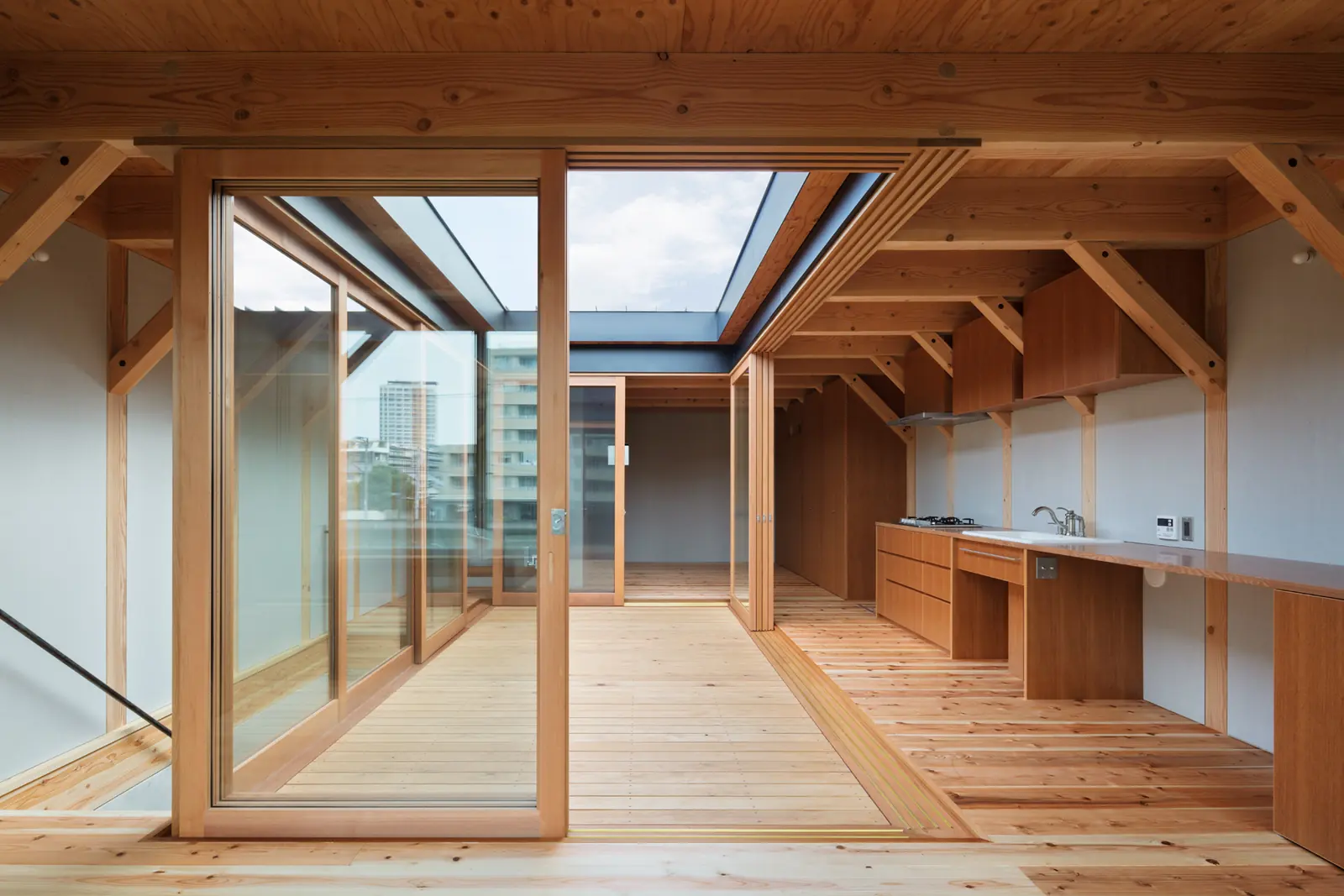 HOUSE T — 10