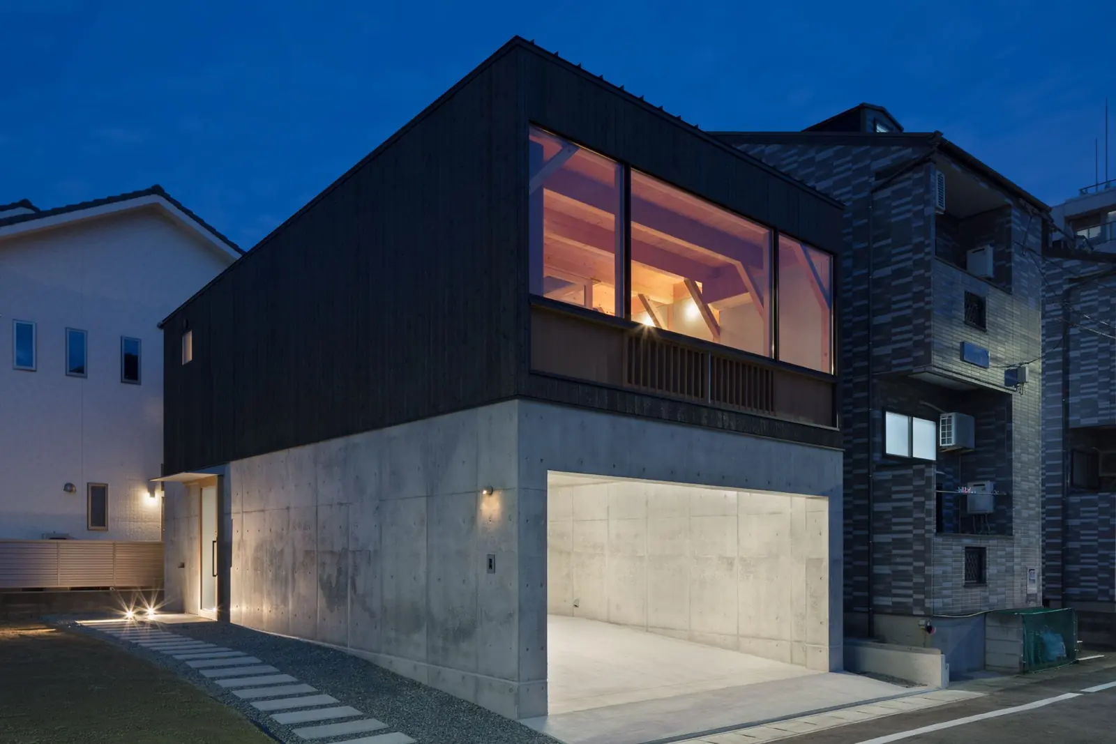 HOUSE T — 19