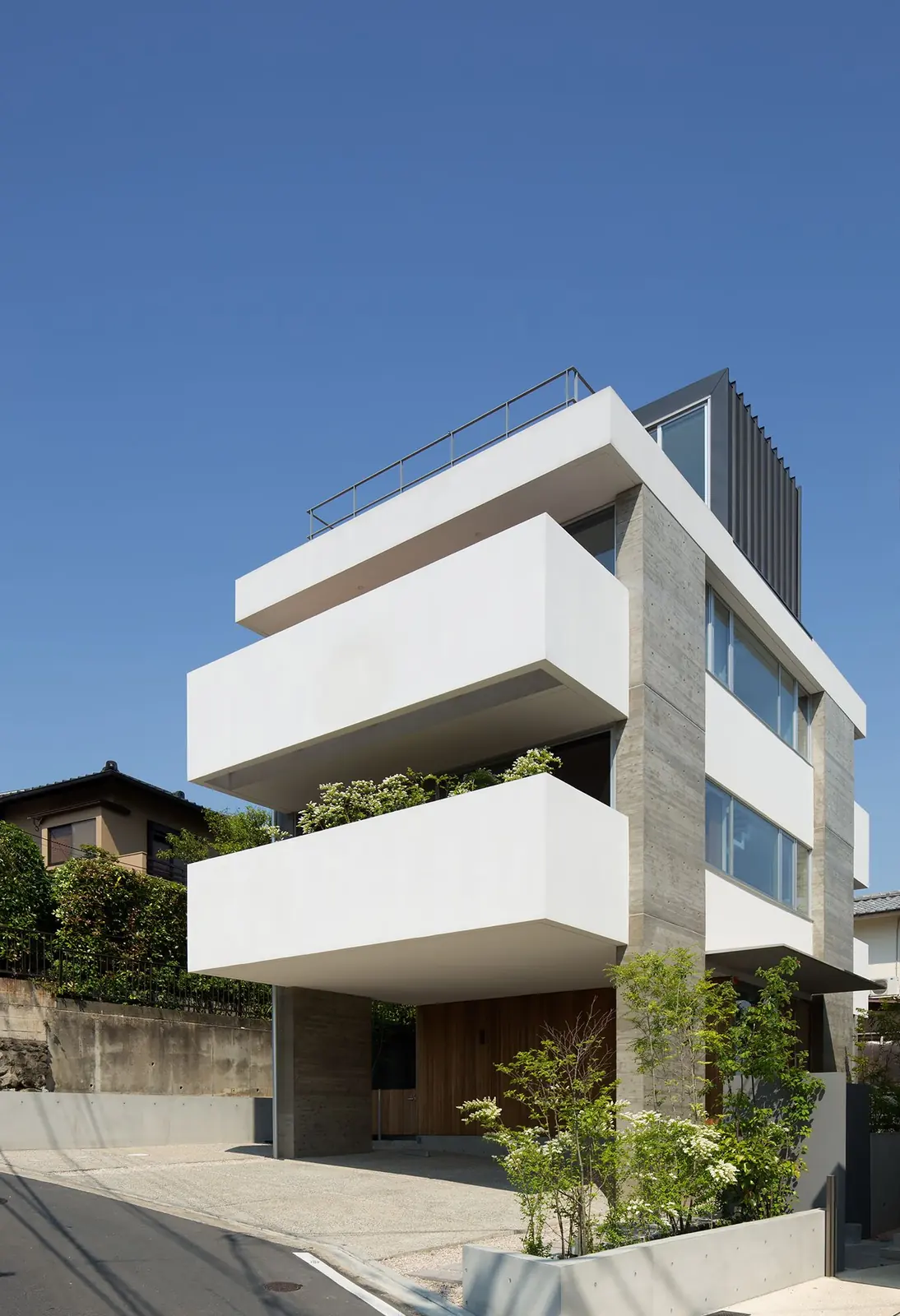 HOUSE F