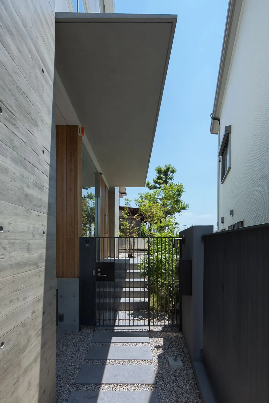 HOUSE F — 2