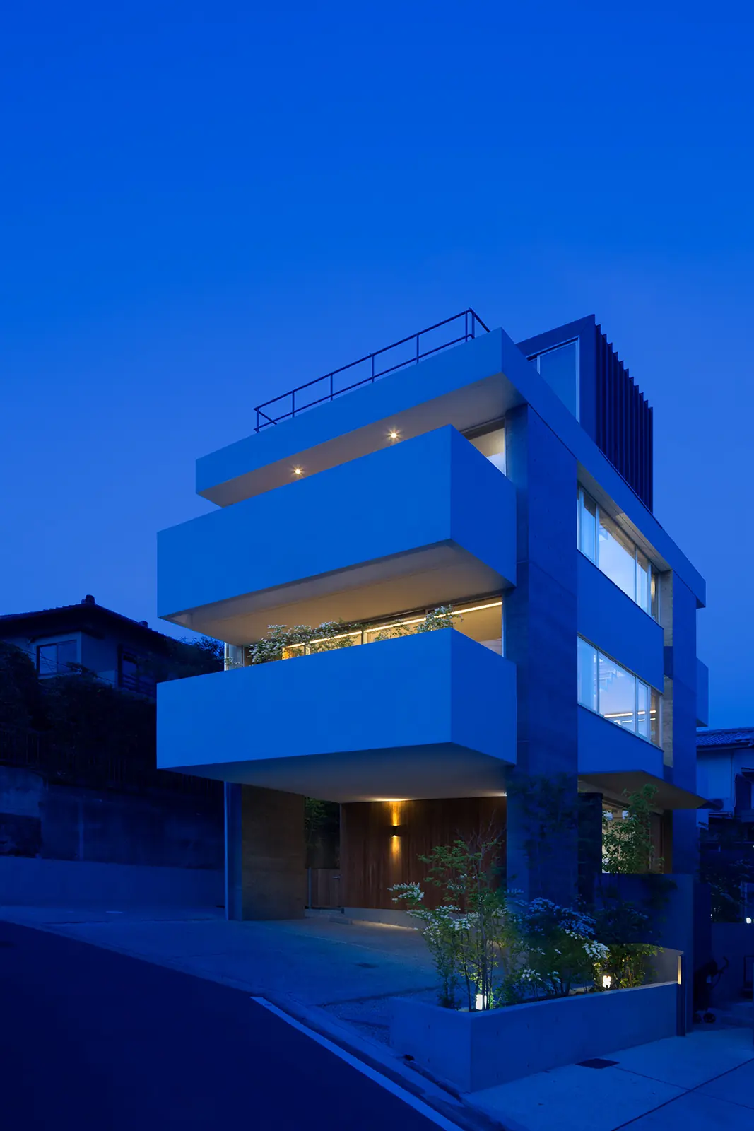 HOUSE F — 15