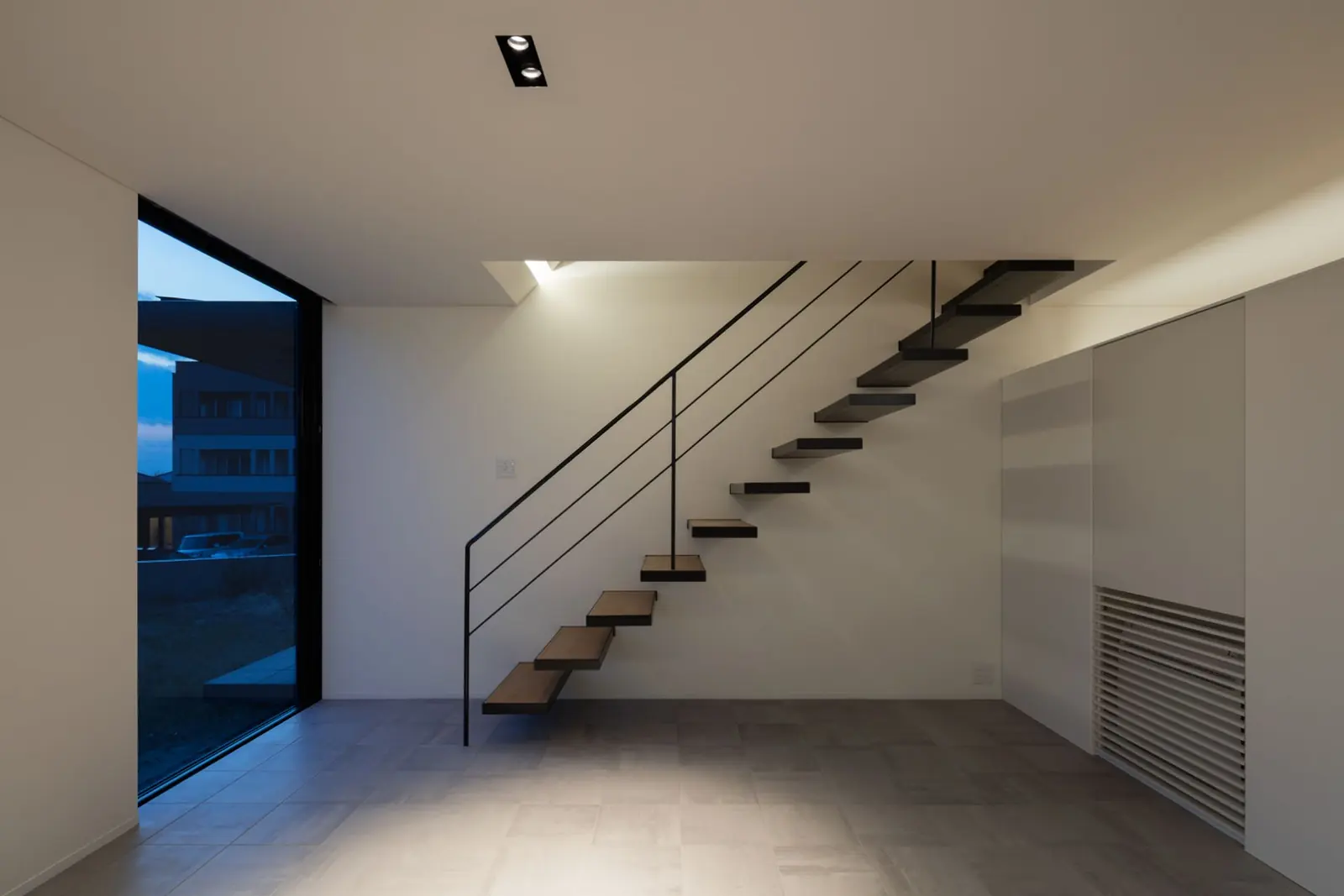 M ATELIER — 16