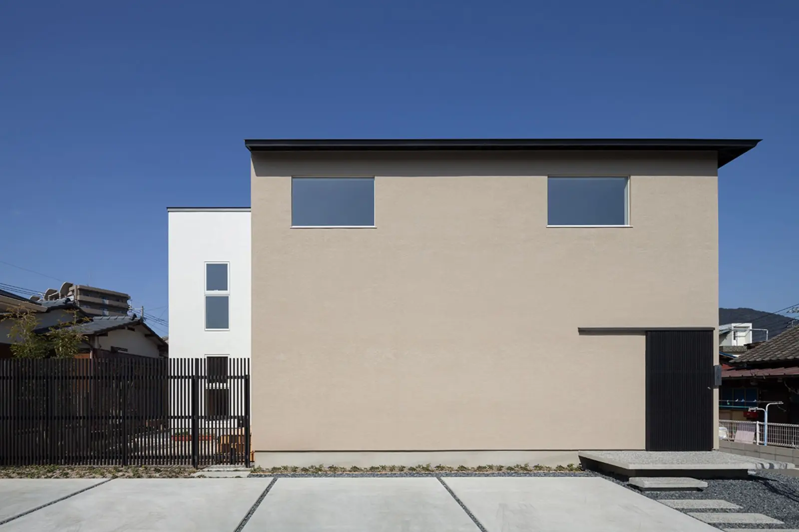HOUSE D