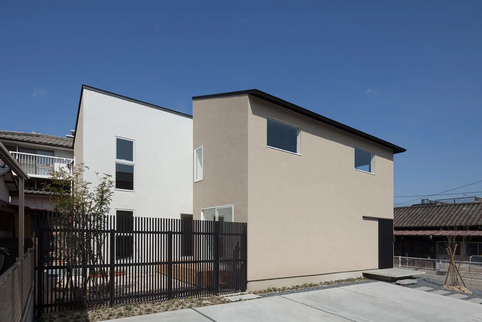 HOUSE D — 3