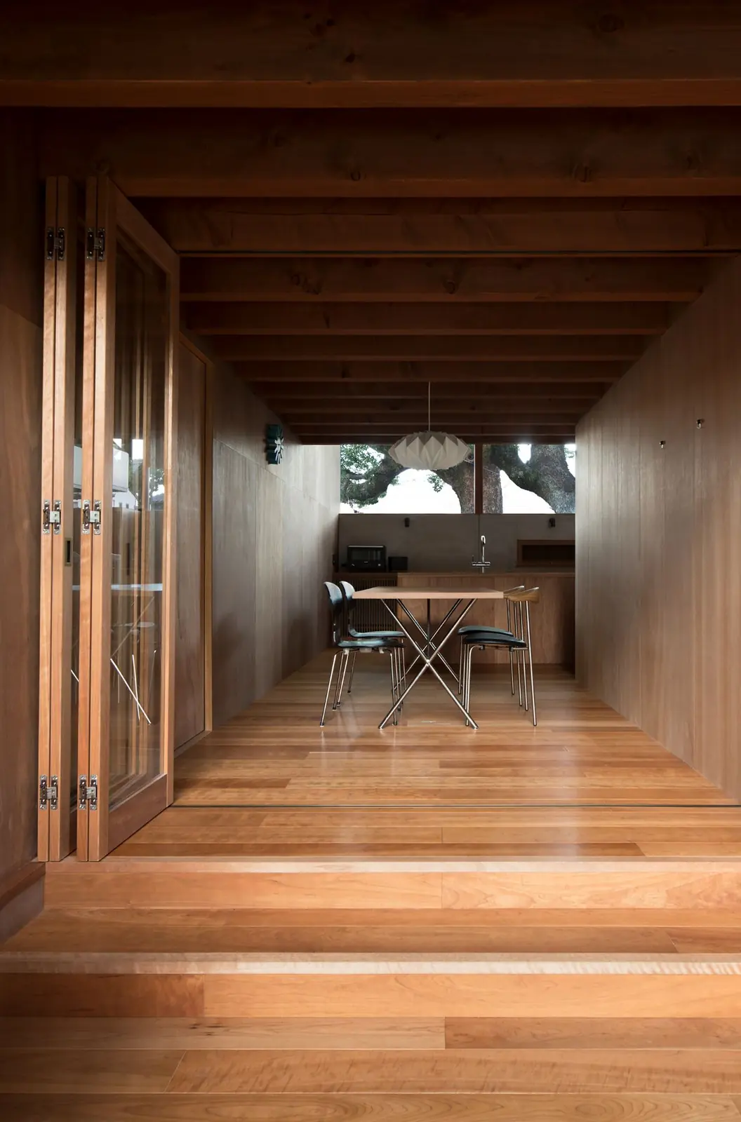 HOUSE W — 6