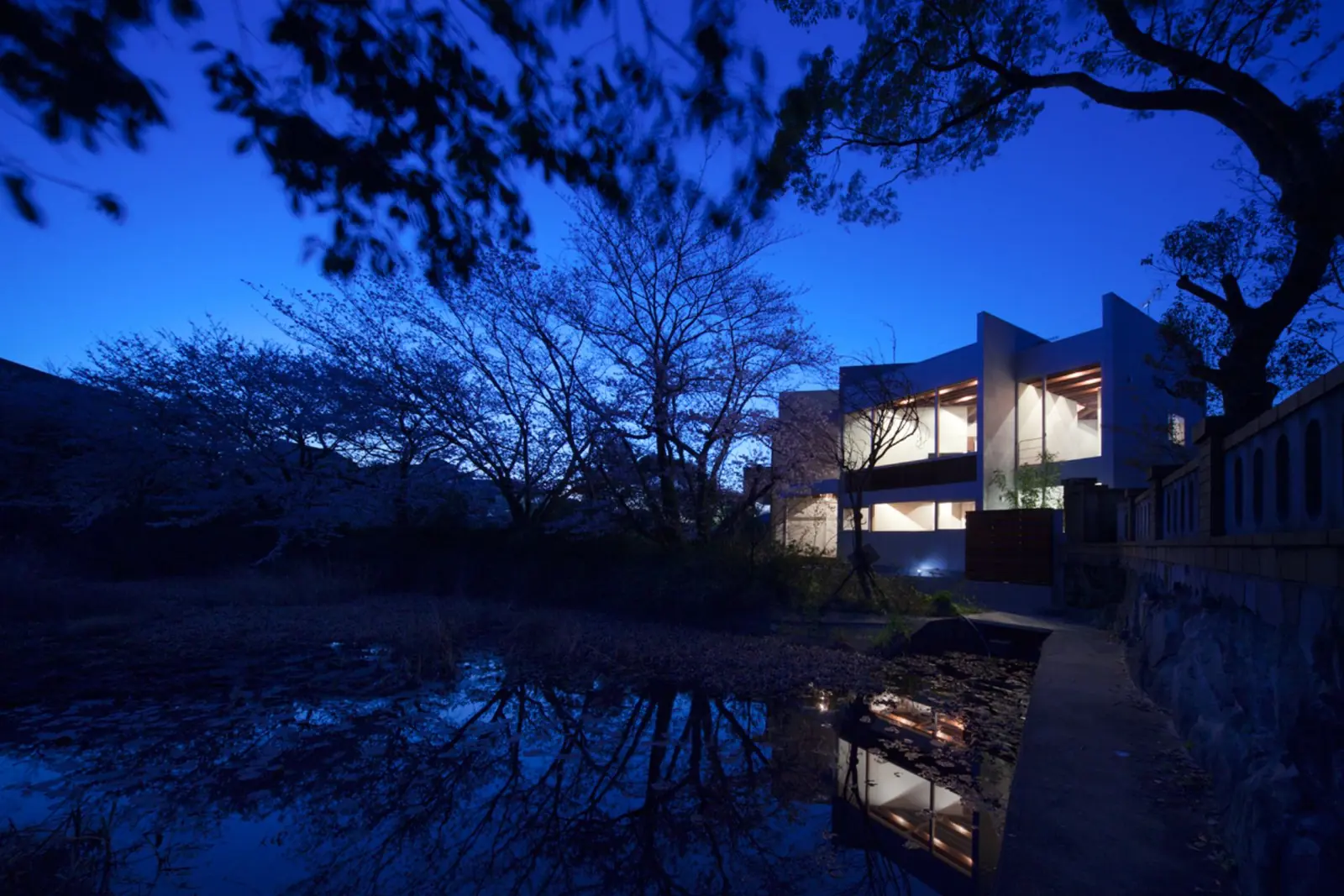 HOUSE S — 19